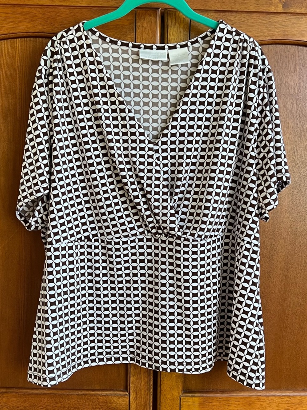 Worthington Woman Geometric Brown & White V-Neck Blouse
